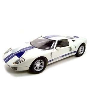  Ford Gt White 1:12 Scale Diecast Model: Toys & Games