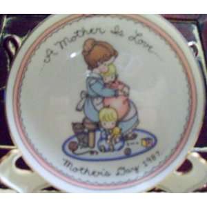 1987 Avon Collectible Mothers Day Plate A Mother Is 