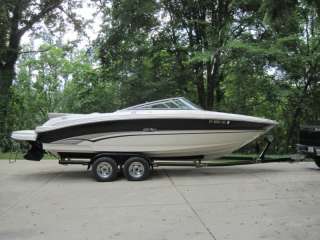 SEA RAY 230 SIGNATURE BOWRIDER 90 HOURS! SUPER CLEAN, GREAT CONDITION 
