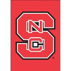    North Carolina State Wolfpack Window Flag: Sports & Outdoors