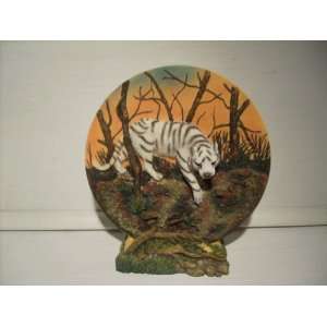  White Tiger Plate & Base Decor Set