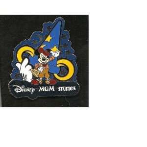    Disney Pin  Mickey Mouse Sorcerer in MGM Studios 