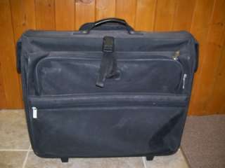 USL Rolling Garment Bag/Luggage Black  