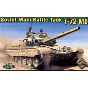    Soviet T72 M1 Main Battle Tank 1 72 Ace Models: Toys & Games