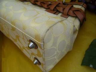   Satchel in Yellow perfect for Incoming Seasons GUC B0917 F13065