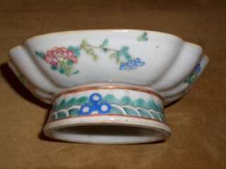   PORCELAIN FAMILLE ROSE FOOTED DISH, TONGZHI SEAL MARK IN RED, 19TH C