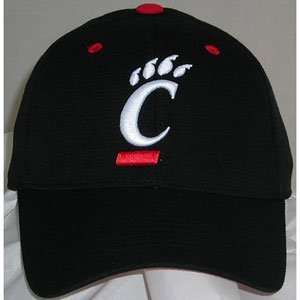 Cincinnati Bearcats One Fit NCAA Cotton Twill Flex Cap (Black)