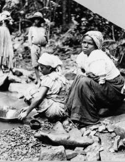 Description early 1900s photo Panning for gold, Puerto Rico