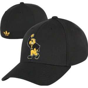  Iowa Hawkeyes adidas Originals Vault Flex Hat: Sports 