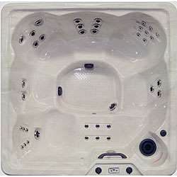 Home and Garden Spas 6 Person 51 jet Hot Tub/ Lounger  