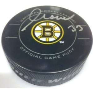 Zdeno Chara Autographed Hockey Puck   official NHL   Autographed NHL 