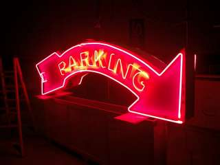 LARGE VINTAGE METAL DOUBLE SIDED WORKING FLASHING NEON PARKING ARROW 