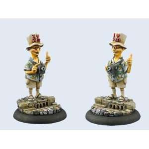  28mm Discworld Miniatures: Twoflower: Toys & Games