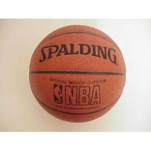 Spalding Indoor/Outdoor Basketball