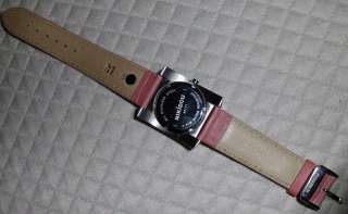 Damen Armbanduhr Leder/ Pink/ Stahlgehäuse der Marke Nikidou in 