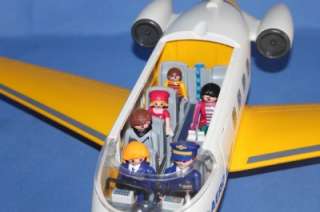   Aeroplane Jet Plane 3185 extra figures & luggage   airport BOXED