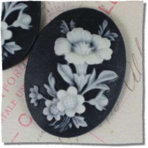 5x Resin Black White Lily Flower Oval Cabochon 40mm  