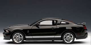 FORD SHELBY MUSTANG GT500 2010 BLACK WITH SILVER STRIPES 1:18 AUTOART 