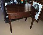 Antico tavolino in noce con cassetto e gambe strozzate Antique walnut 