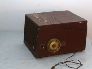 Vintage Magnavox Model 220 A Portable Record Player Phonograph  