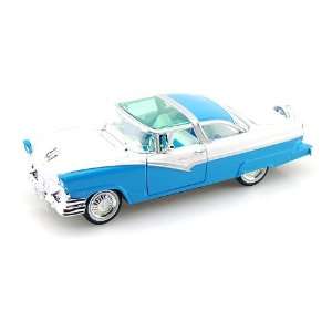  1956 Ford Fairlane Crown Victoria 1/32 Clear Top: Toys 