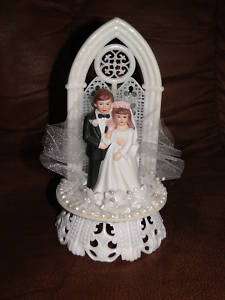 NEW BRIDE & GROOM & GOTHIC WINDOW ARCH WEDDING CAKE TOP  