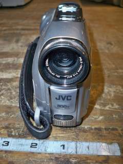 JVC GR D250U Mini DV Camcorder 25X Optical Zoom w/Battery  