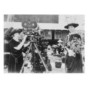  Lady, Mrs. William Taft Is Filmed by Silent Movies Star, May Allison 