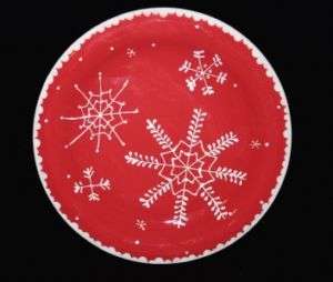 Red & White Embossed Snowflakes Dinner Plates HVY NEW  